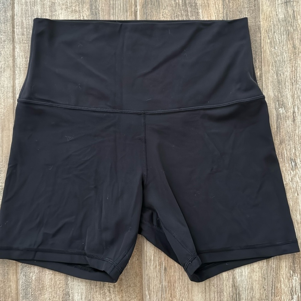 Lululemon super high-rise align short 6” size 12, worn only once